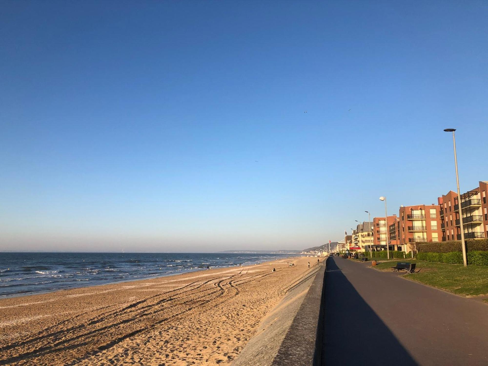 Le Petit Navire - Acces Direct Plage Cabourg Zewnętrze zdjęcie